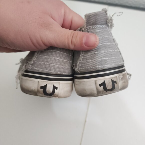 True Religion Korey Slip On Sneaker Grey Women’s Size 8 Gray Distressed Canvas - Picture 11 of 13